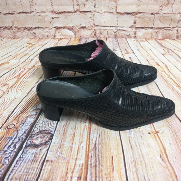 Women's Aerosoles Black Leather Mules Size 8M - Picture 4 of 6